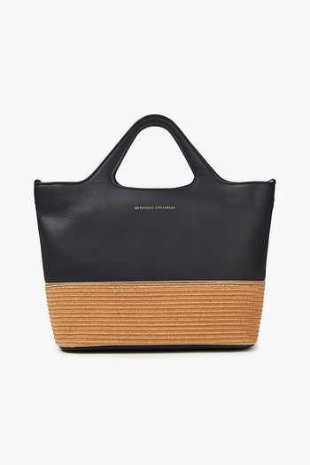 BRUNELLO CUCINELLI Tote Bag aus Narbenleder und Raffiabastimitat mit Zierperlen