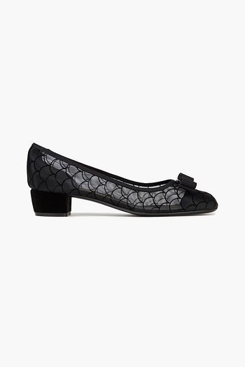 SALVATORE FERRAGAMO Vara リボン付き フロック加工メッシュ パンプス