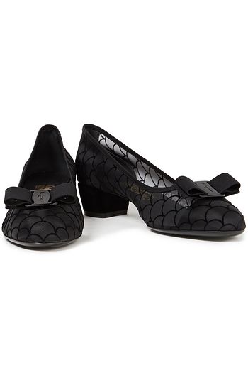 SALVATORE FERRAGAMO Vara リボン付き フロック加工メッシュ パンプス