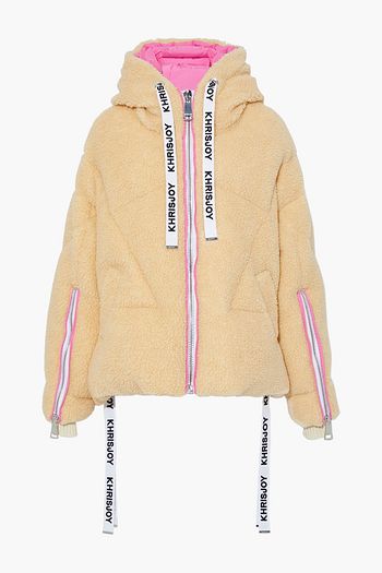 KHRISJOY Gesteppte Kapuzenjacke aus Shearling-Imitat mit Daunenfüllung