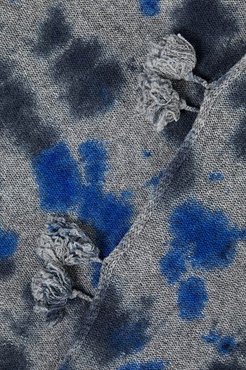 AUTUMN CASHMERE Überwurf aus Kaschmir mit Batikmuster und Troddeln
