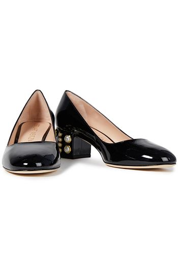 STUART WEITZMAN Pumps aus Lackleder mit Verzierung