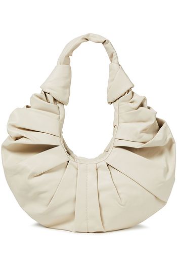 GIA STUDIOS Croissant Tote Bag aus plissiertem veganem Leder