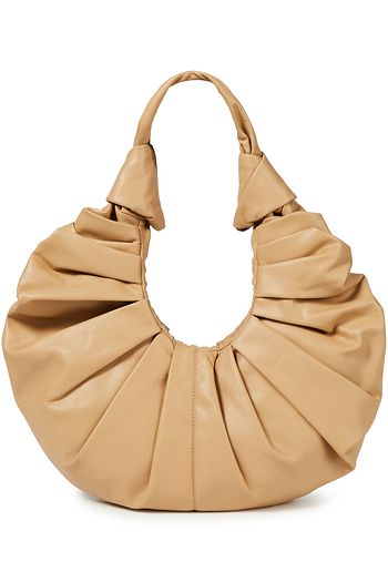 GIA STUDIOS Croissant Tote Bag aus plissiertem veganem Leder