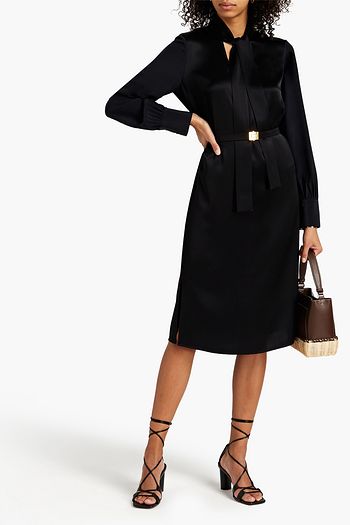 TORY BURCH Midikleid mit Einsätzen aus Crêpe de Chine und Cady, Gürtel und Schluppe
