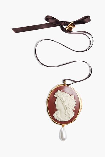 OSCAR DE LA RENTA Gold-tone, ribbon, cameo and faux pearl necklace