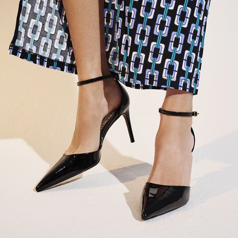 STUART-WEITZMAN_INTL_1174x1174