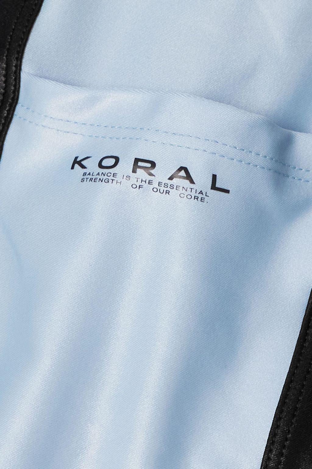 KORAL ストレッチ ショートパンツ プリント入り ジャカードパネル