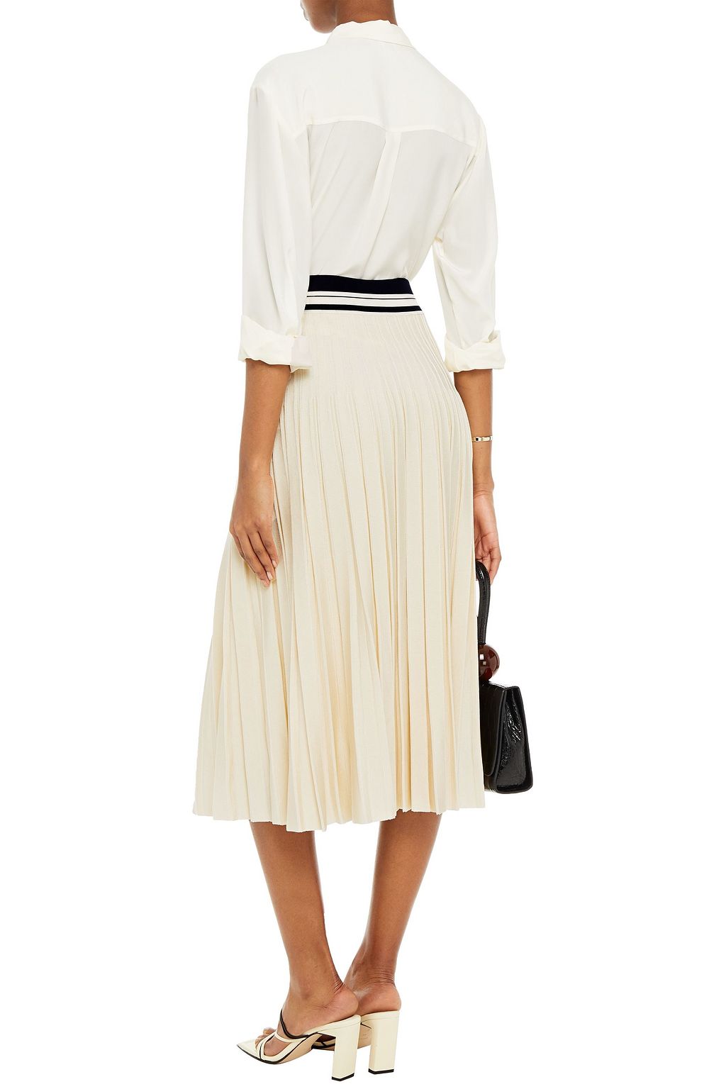 TORY BURCH تنورة متوسطة الطول من نسيج محبوك مضلع مخططة ومزينة بثنيات