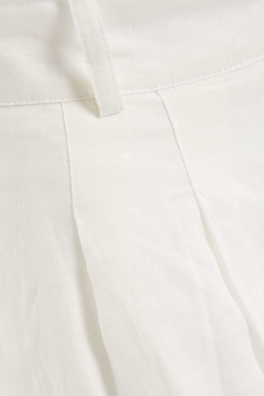 NICHOLAS Pleated linen shorts