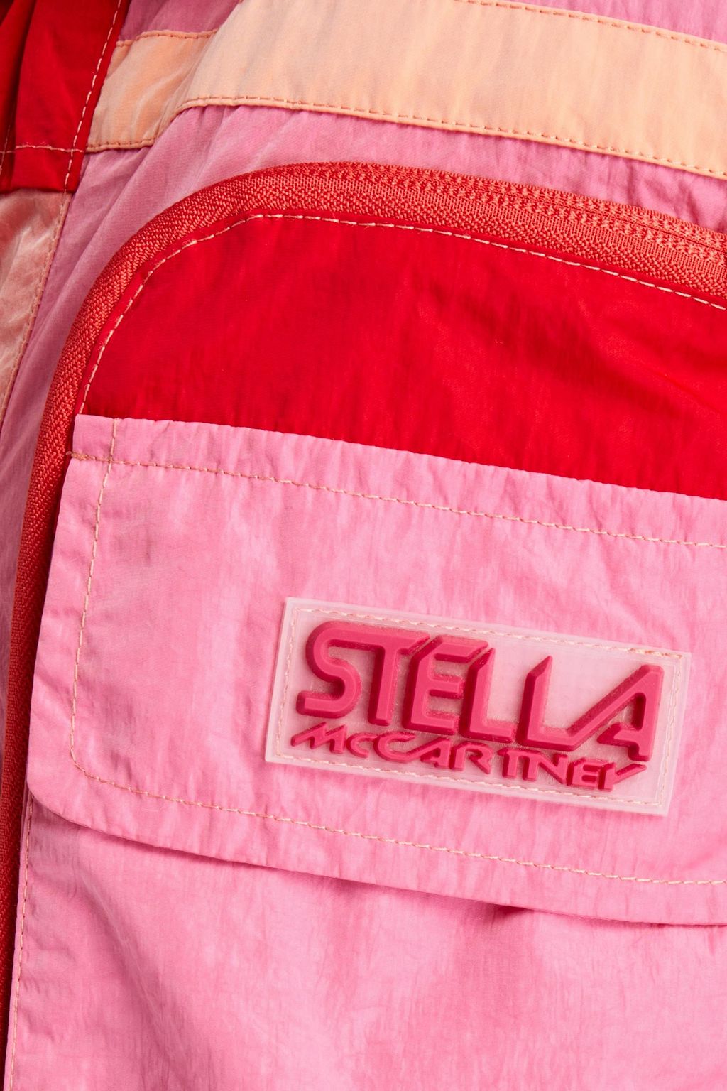 STELLA MCCARTNEY معطف من قماش مقاوم للماء بألوان متباينة وبحزام