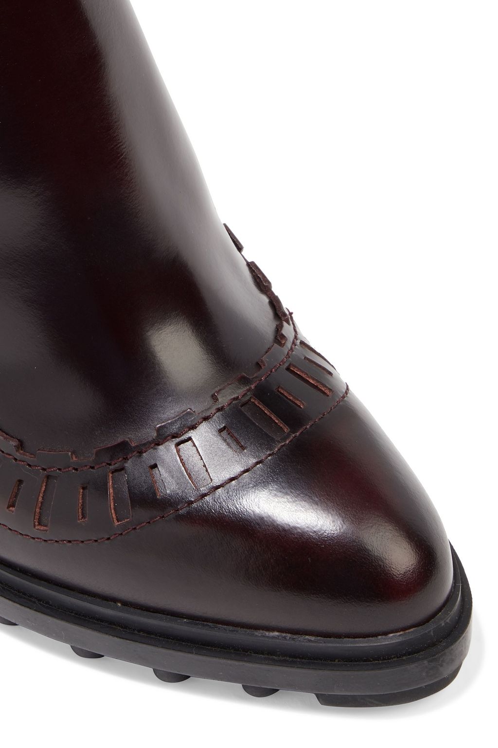 TOD'S حذاء بوت إلى الكاحل من الجلد المقطوع بالليزر