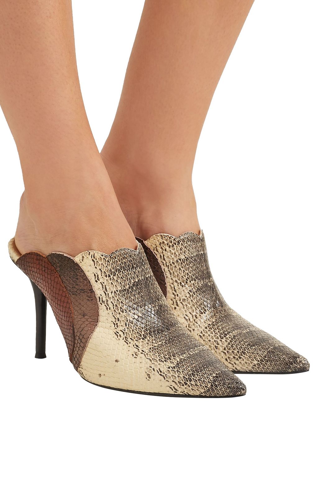 CHLOÉ Lauren Mules aus Leder mit Schlangeneffekt und Muschelsaum