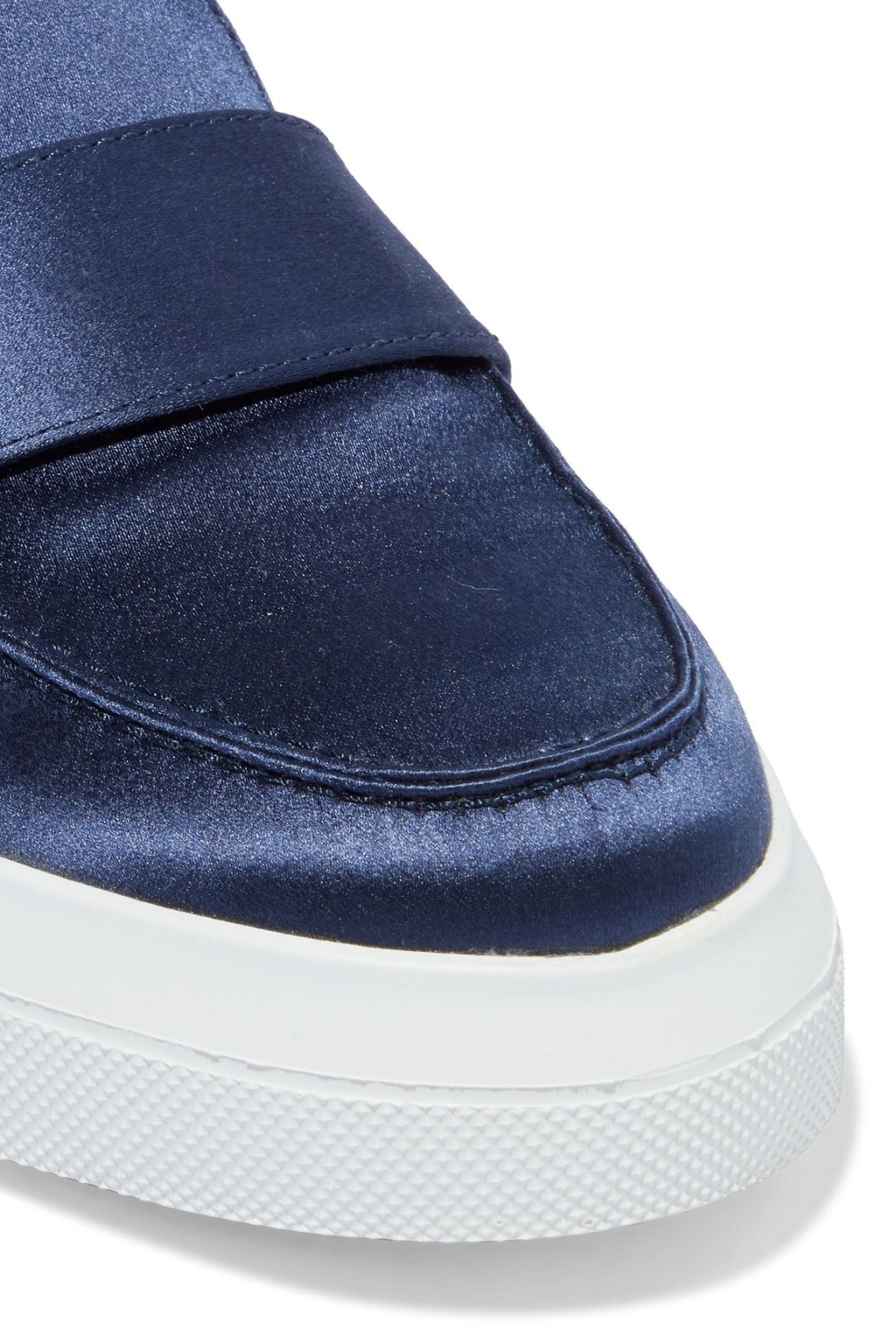 TOD'S حذاء لوفر من الساتان