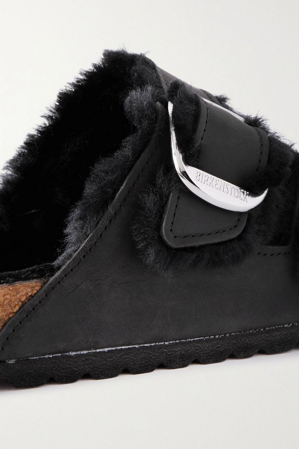 BIRKENSTOCK Arizona Pantoletten aus Veloursleder mit Shearling-Futter