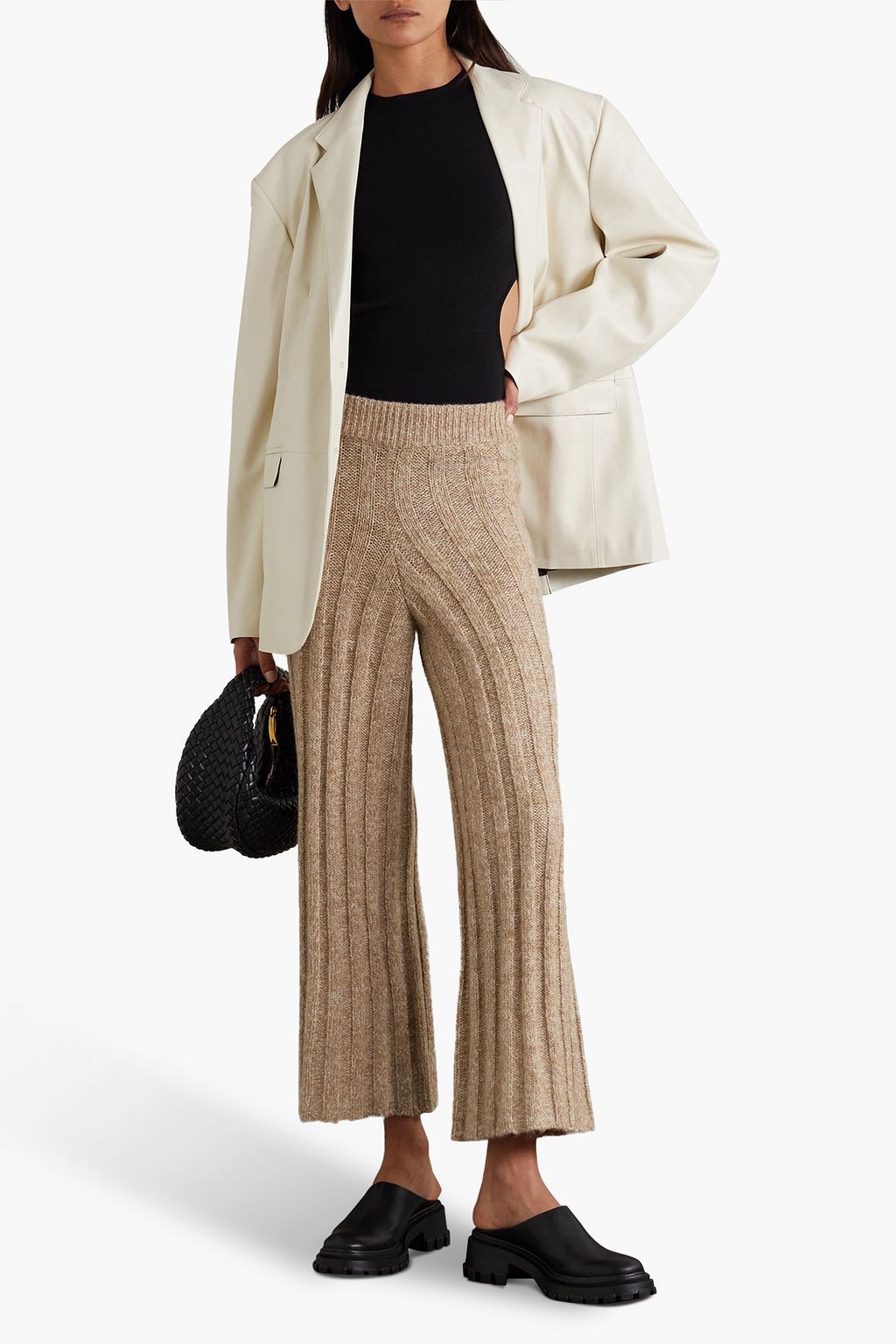 BY MALENE BIRGER بنطلون قصير «أميلا» بقصة بوت كت من نسيج محبوك بنمط ميلانج مضلّع