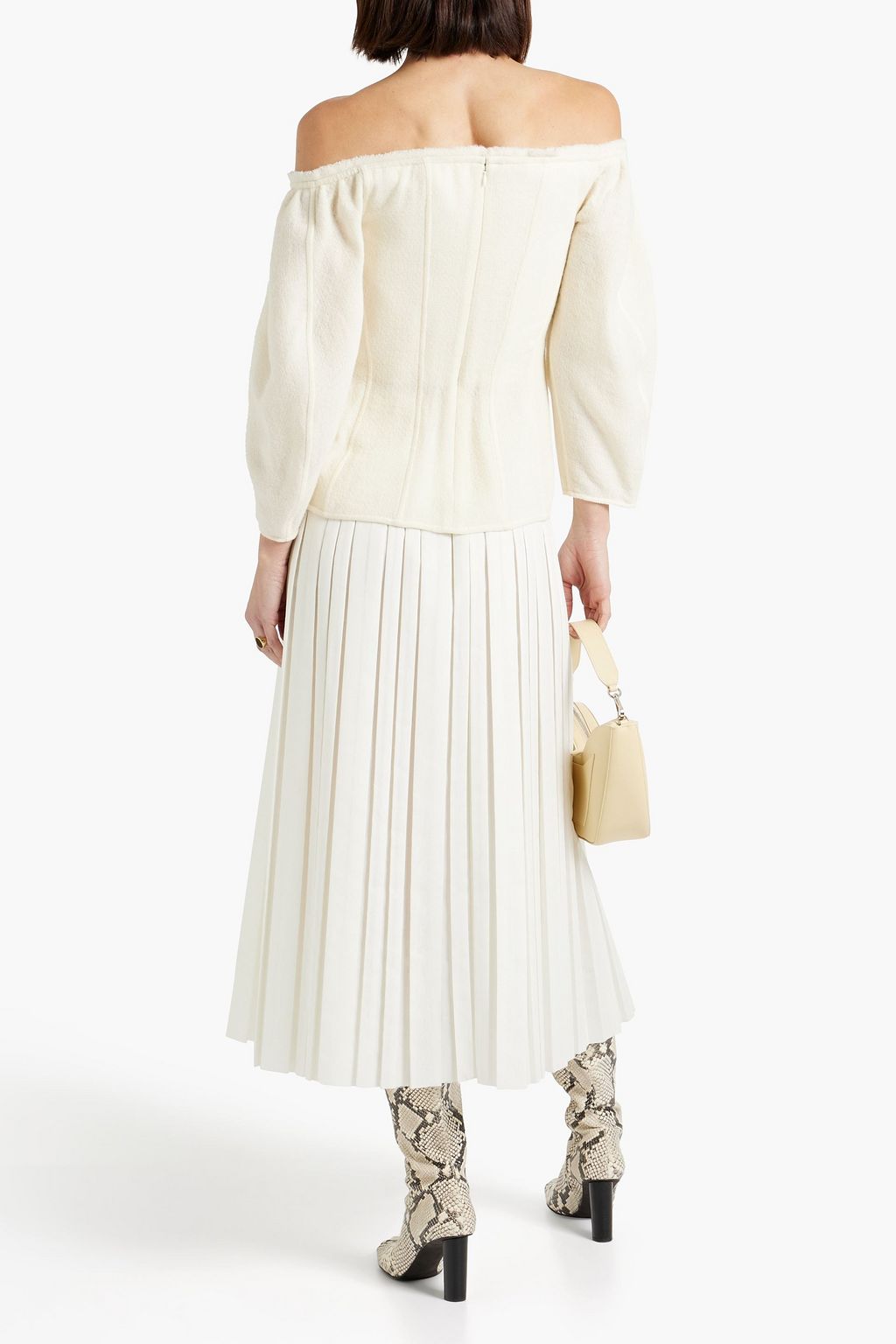 CHLOÉ بلوزة من مزيج الكشمير والصوف بقِطع محاكة بجانب بعضها البعض وتصميم مكشوف الكتفين