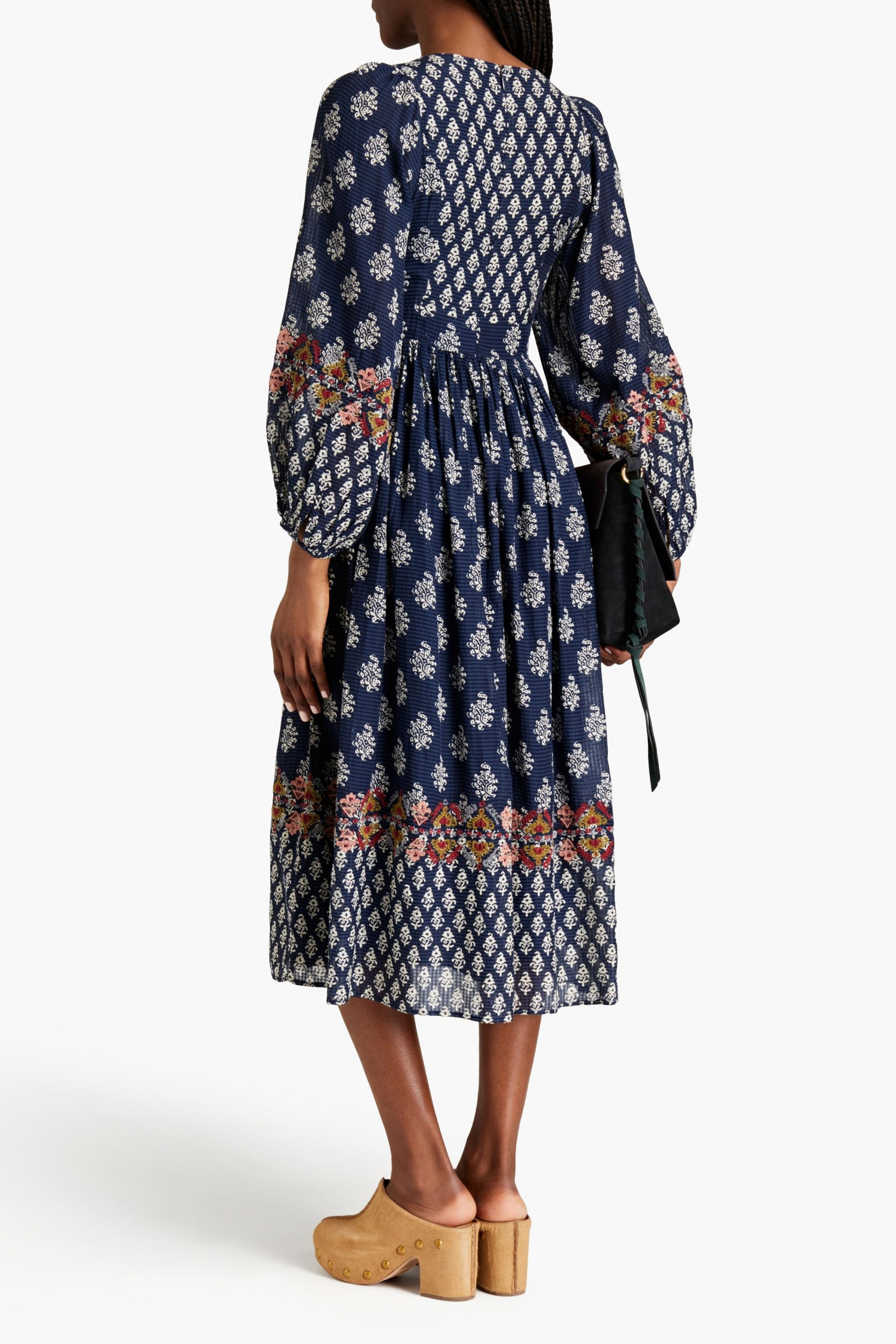 VANESSA BRUNO Gathered printed seersucker midi dress