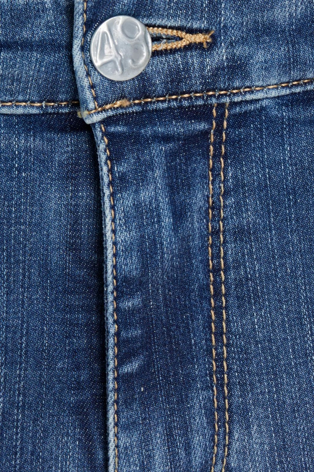 AG JEANS جينز "فرح" سكيني قصير ومرتفع الخصر