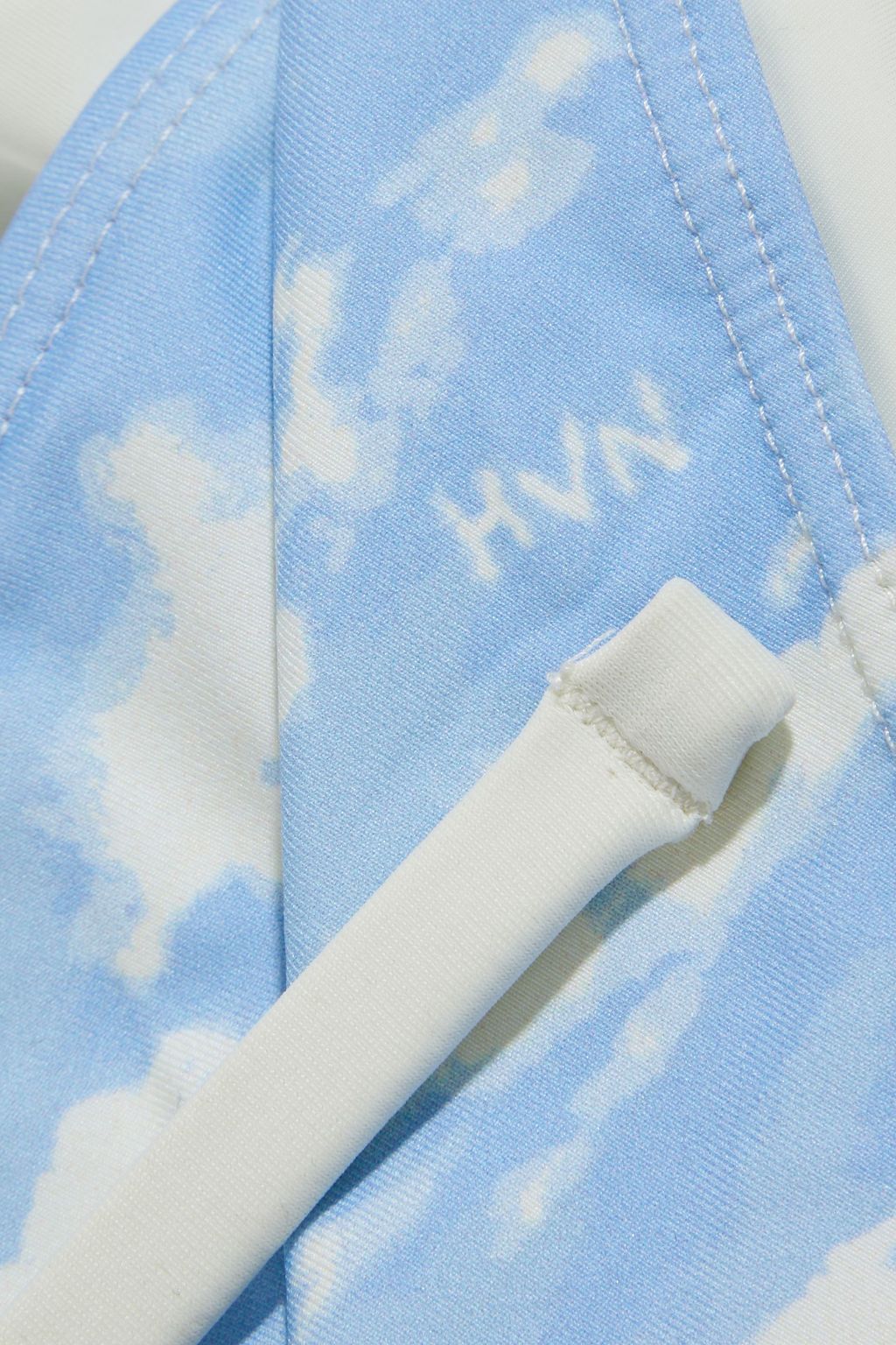 HVN Printed low-rise bikini briefs