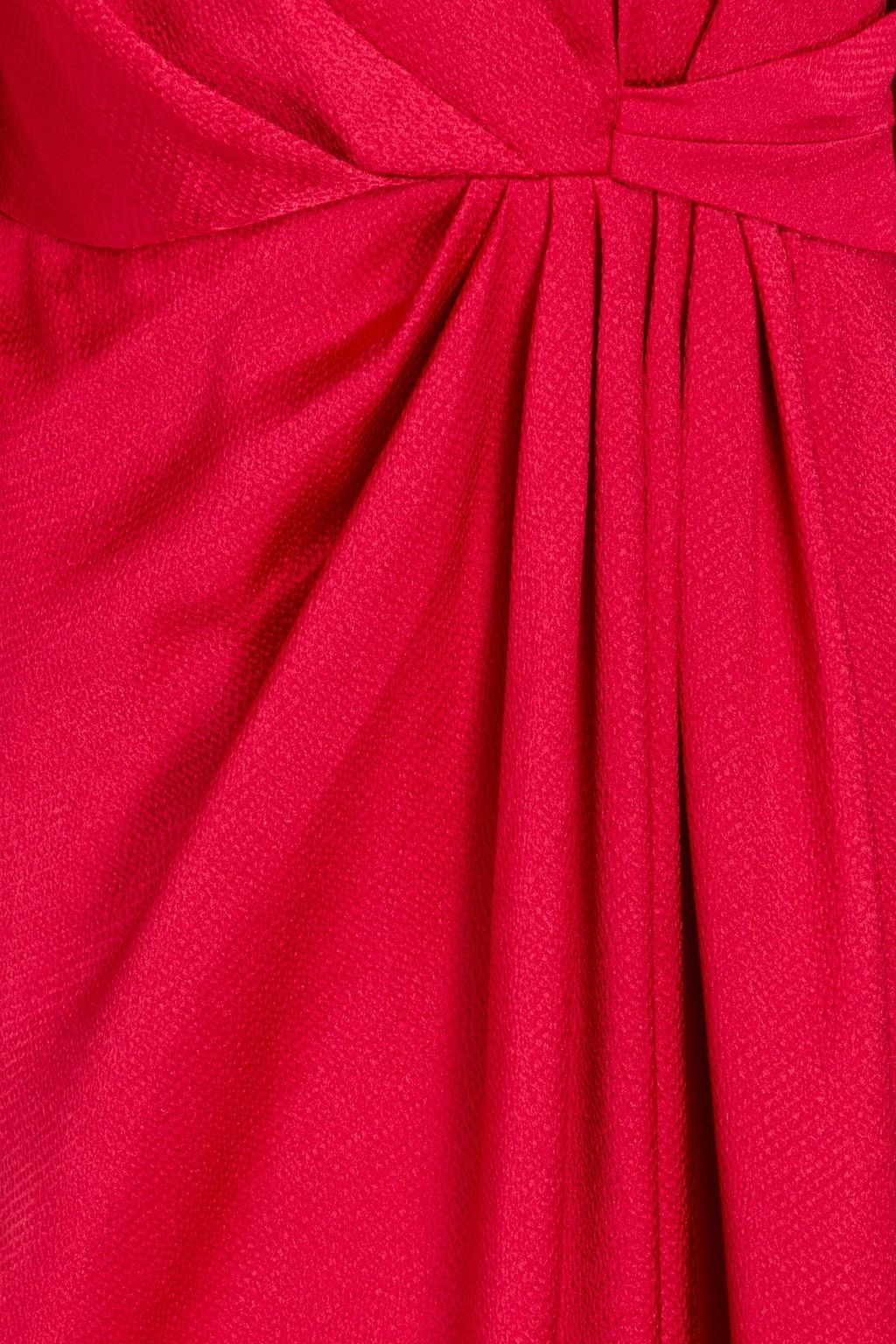 ML MONIQUE LHUILLIER فستان قصير من الساتان المتموج بتصميم منسدل