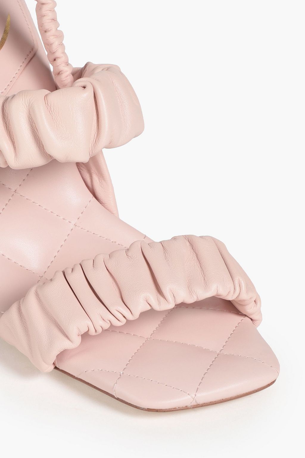 SAM EDELMAN صندل «مارلينا» من الجلد بنقشة بارزة بتصميم ملموم بحزام من الخلف