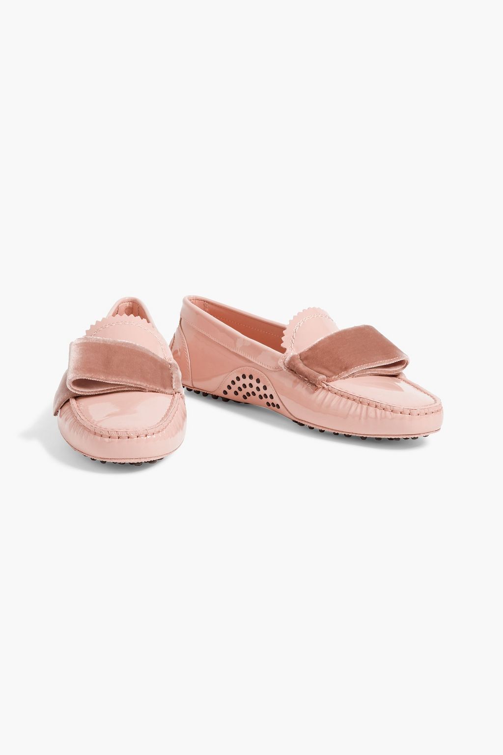 TOD'S حذاء لوفر مصنوع من الجلد اللامع بحواف من المخمل