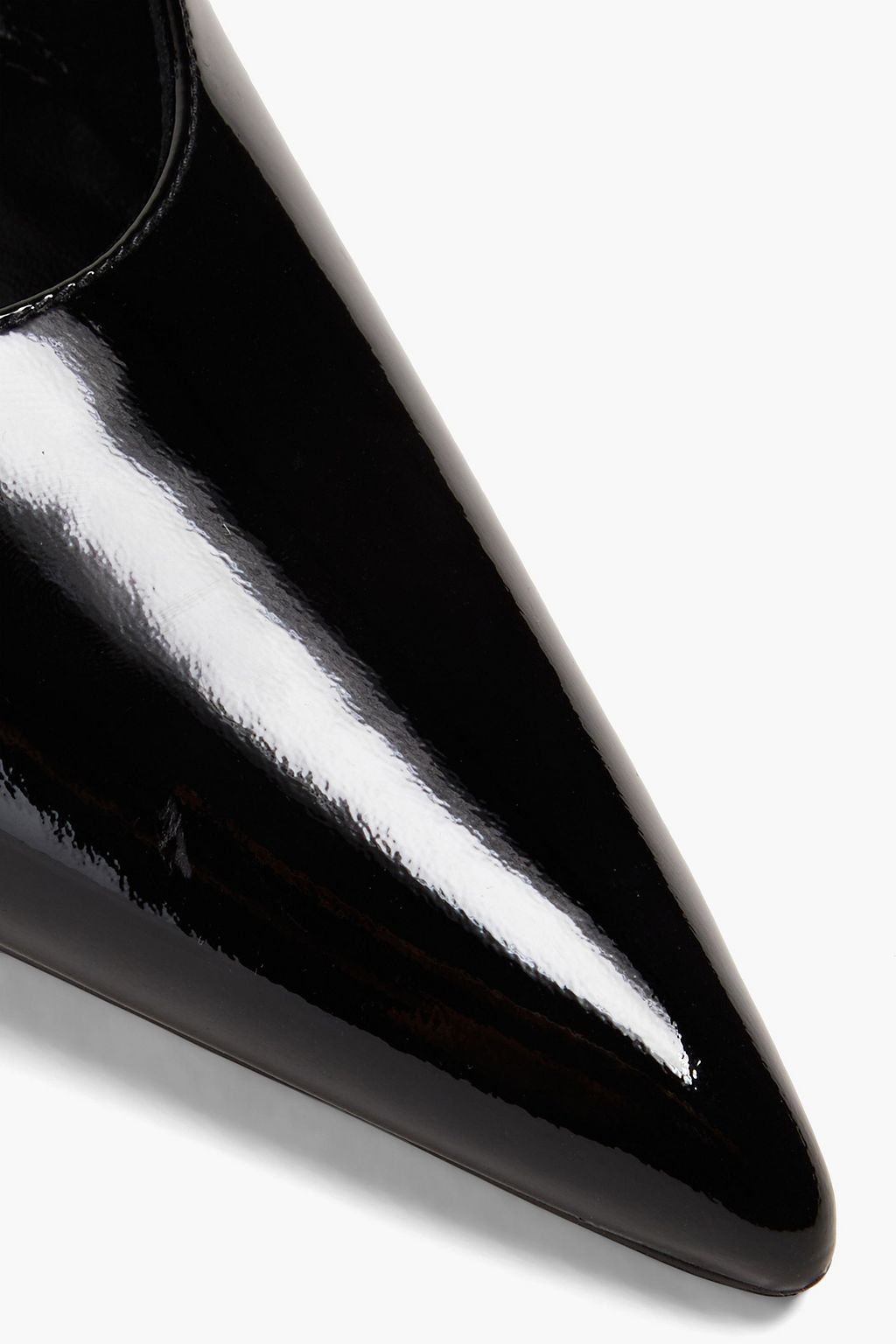SAINT LAURENT حذاء بامب “كلو” مصنوع من الجلد اللامع