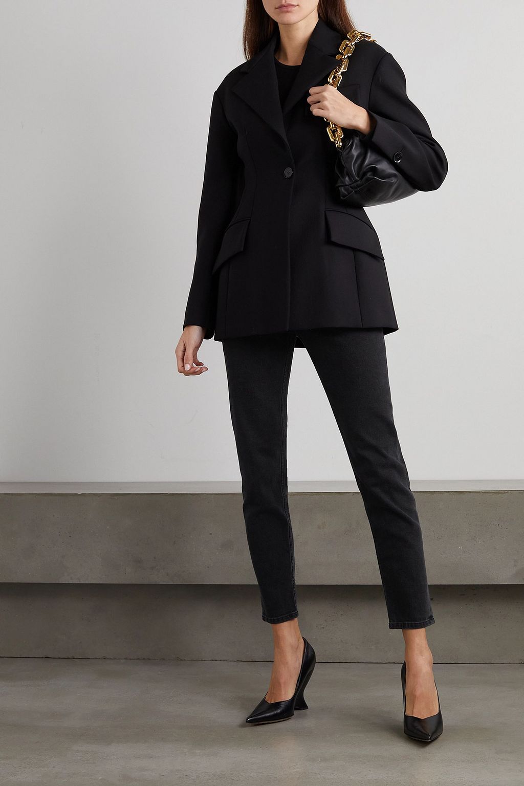 BALMAIN بنطال جينز بأرجل قصيرة ضيّقة وخصرٍ عالٍ