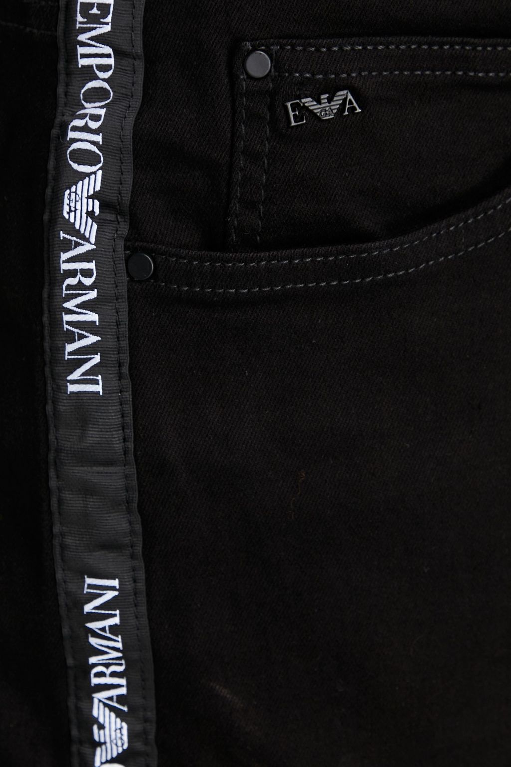 EMPORIO ARMANI Logo-print denim jeans