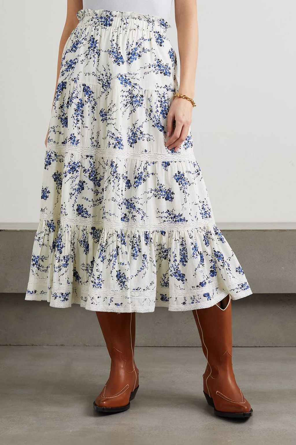 THE GREAT. Lace-trimmed tiered floral-print cotton-voile midi skirt