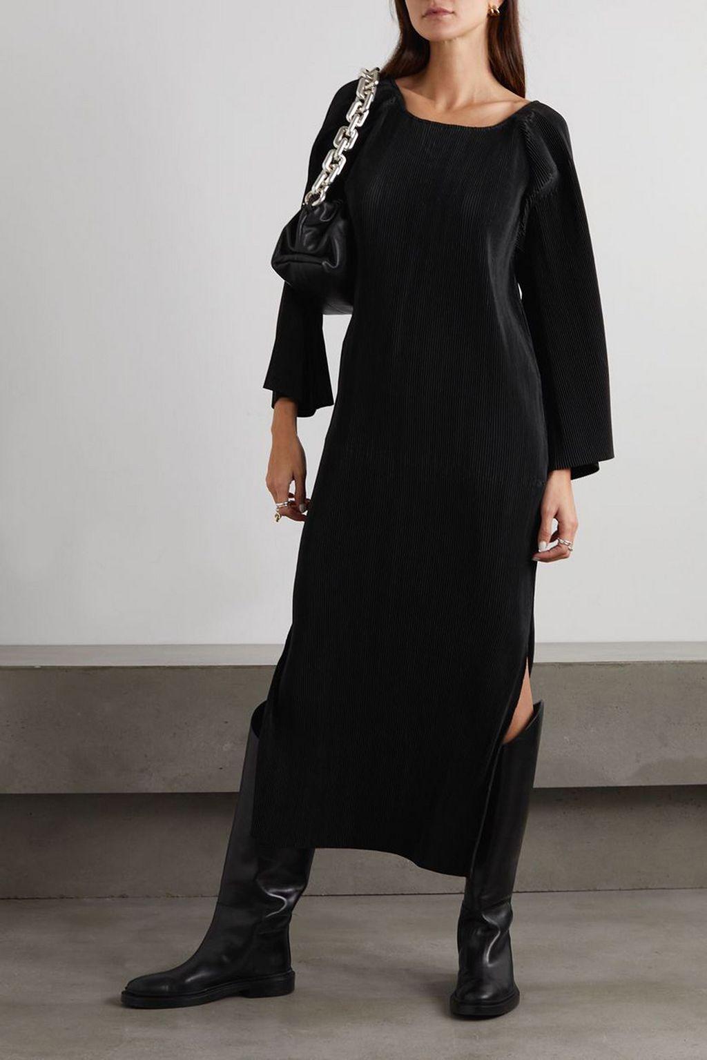 BY MALENE BIRGER فستان «فييلا» طويل من قماش بليسيه والكريب