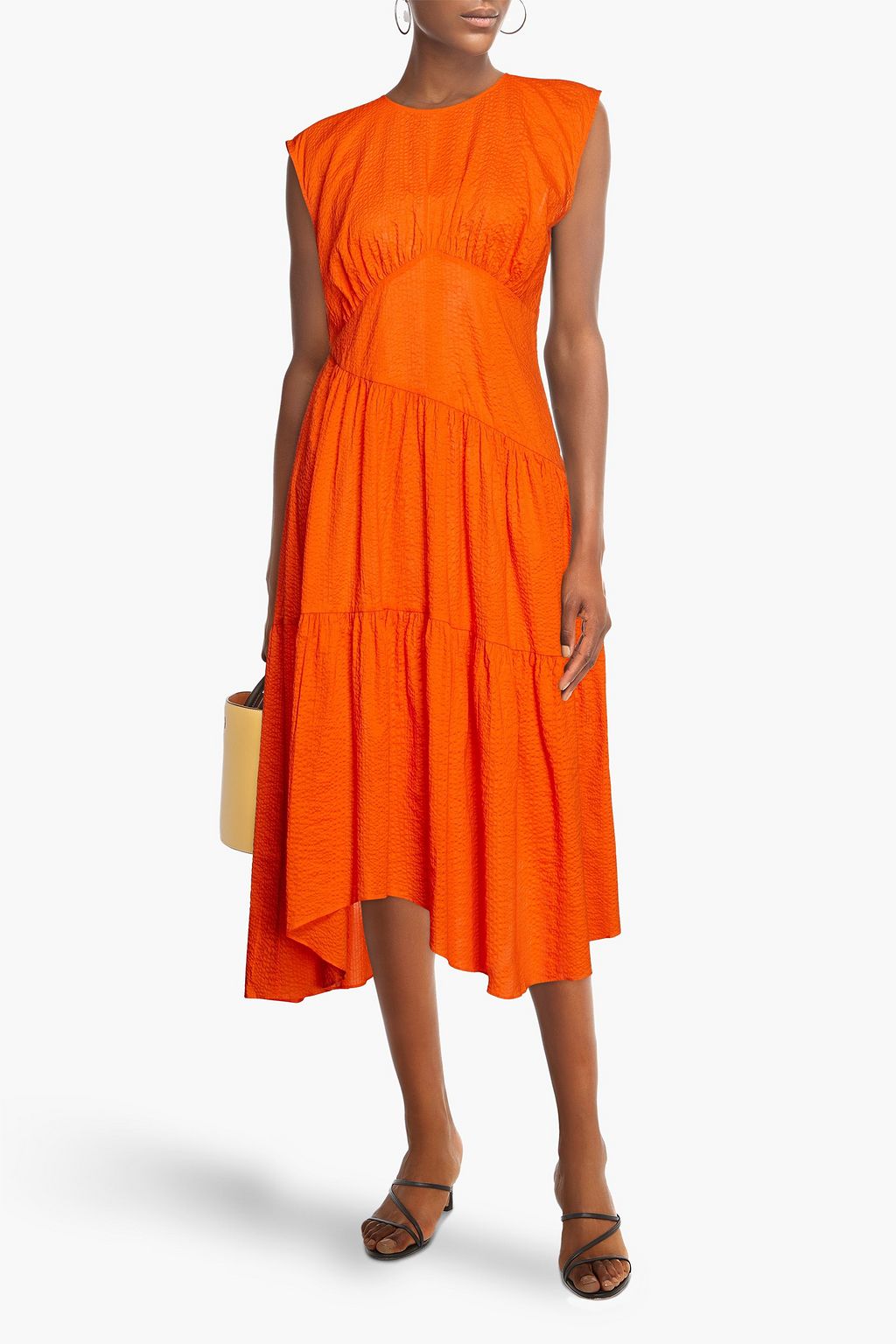 FRAME Asymmetric gathered cottonseersucker midi dress THE