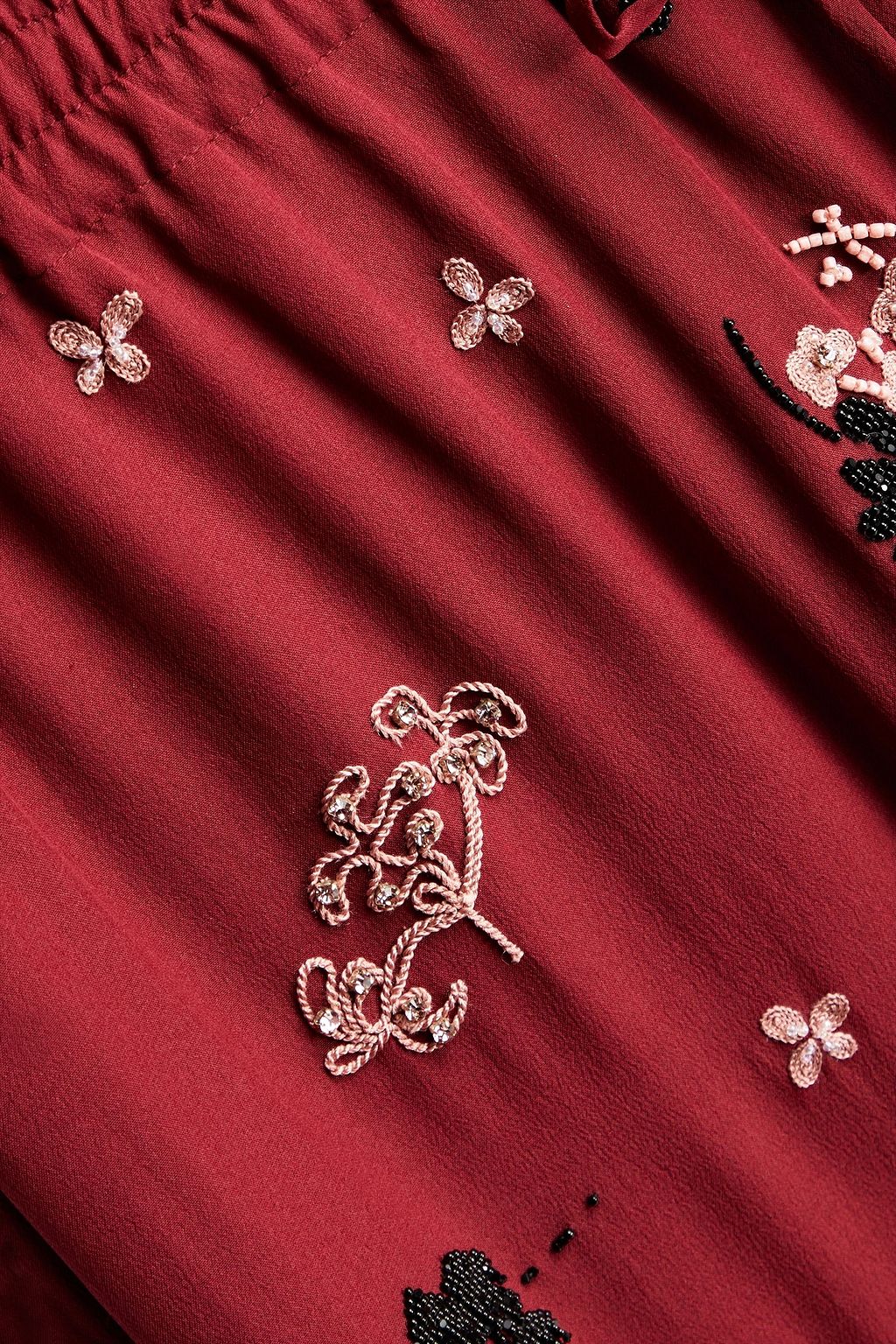VALENTINO GARAVANI بنطلون من الكريب الحريري بقصة أرجل واسعة مزين