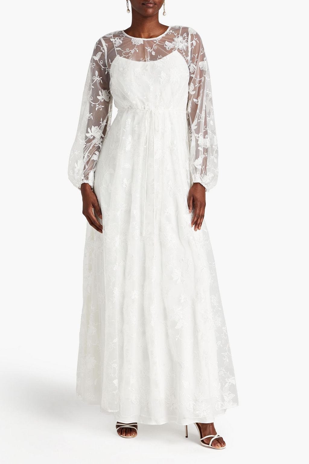 ML MONIQUE LHUILLIER فستان سهرة من التول مطرّز وبتصميم ملموم