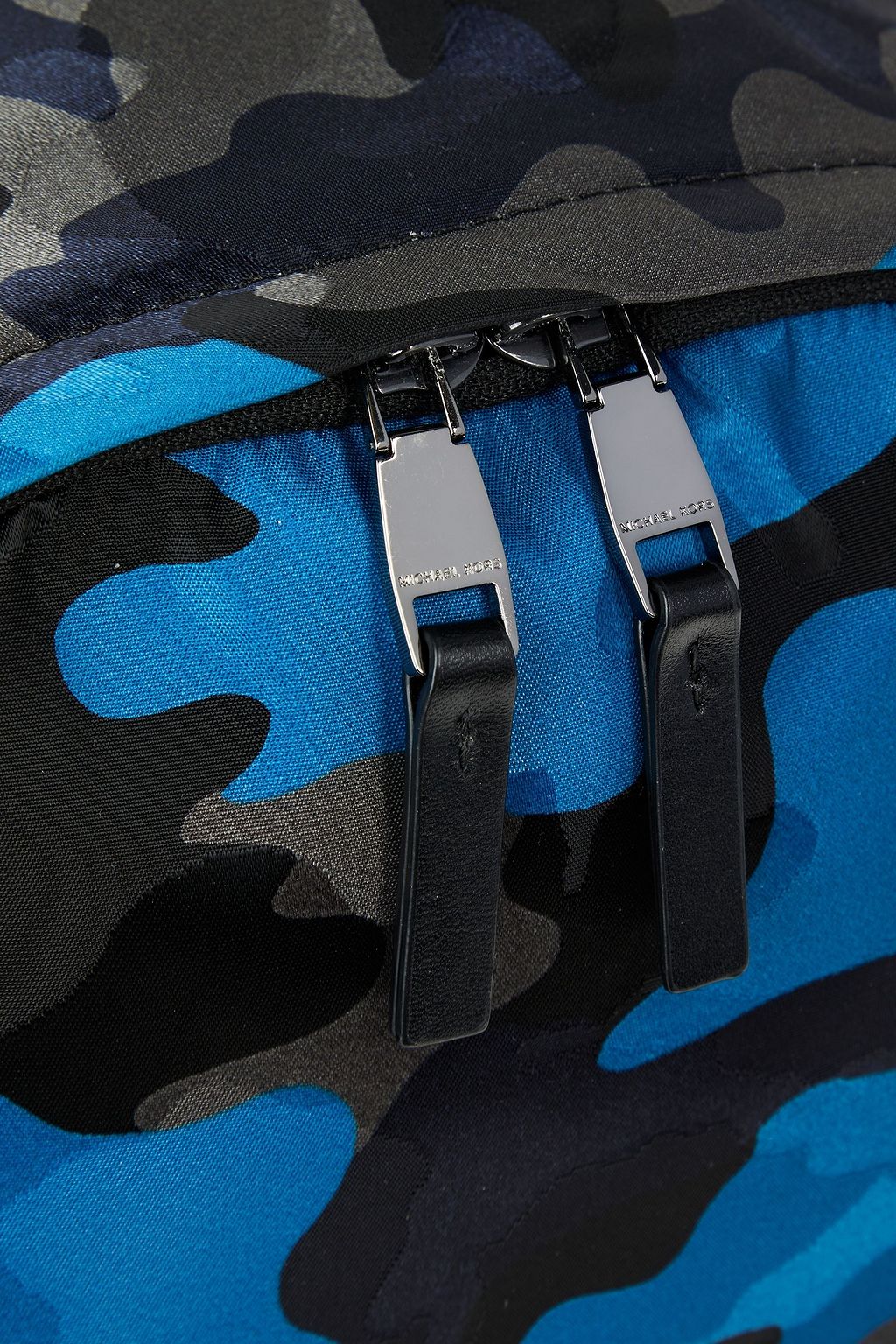 MICHAEL KORS Rucksack aus glänzendem Jacquard mit Camouflage-Print