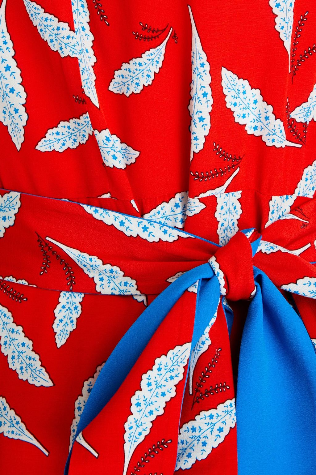 DIANE VON FURSTENBERG فستان «ديلوسكا» من الكريب دي شين بتصميم مكشكش ومزين بطبعات على شكل زهور