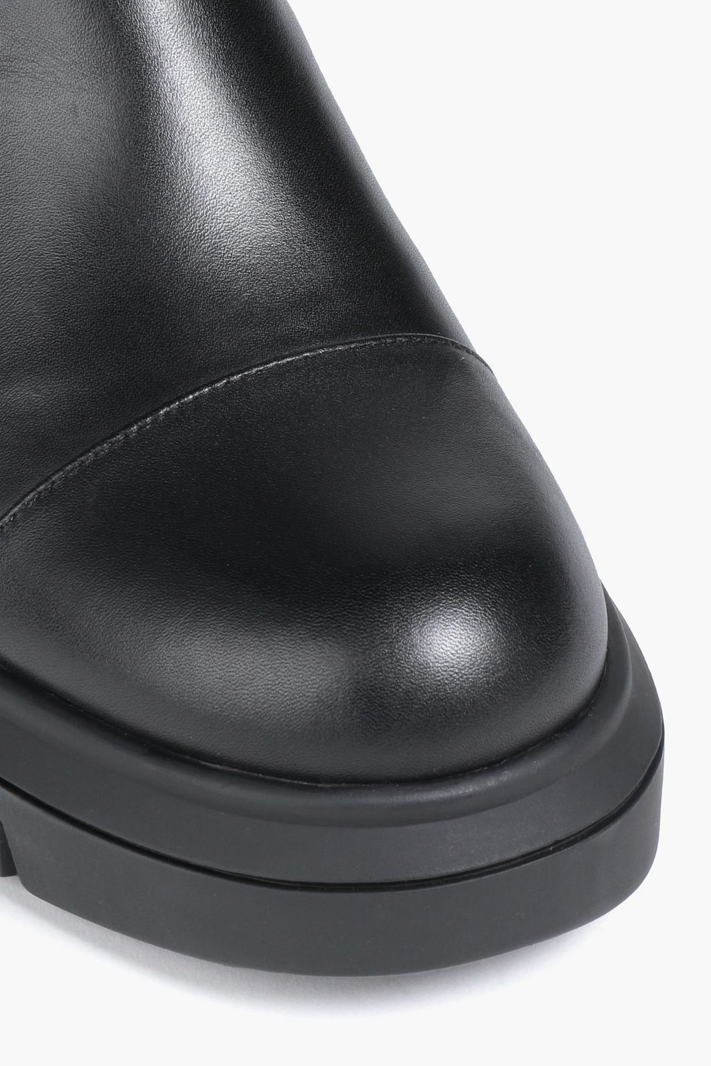 STUART WEITZMAN حذاء بوت تشيلسي «نورا» من الجلد