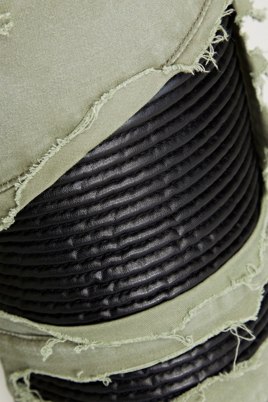 BALMAIN Eng geschnittene Hose aus geripptem Baumwoll-Twill in Distressed-Optik