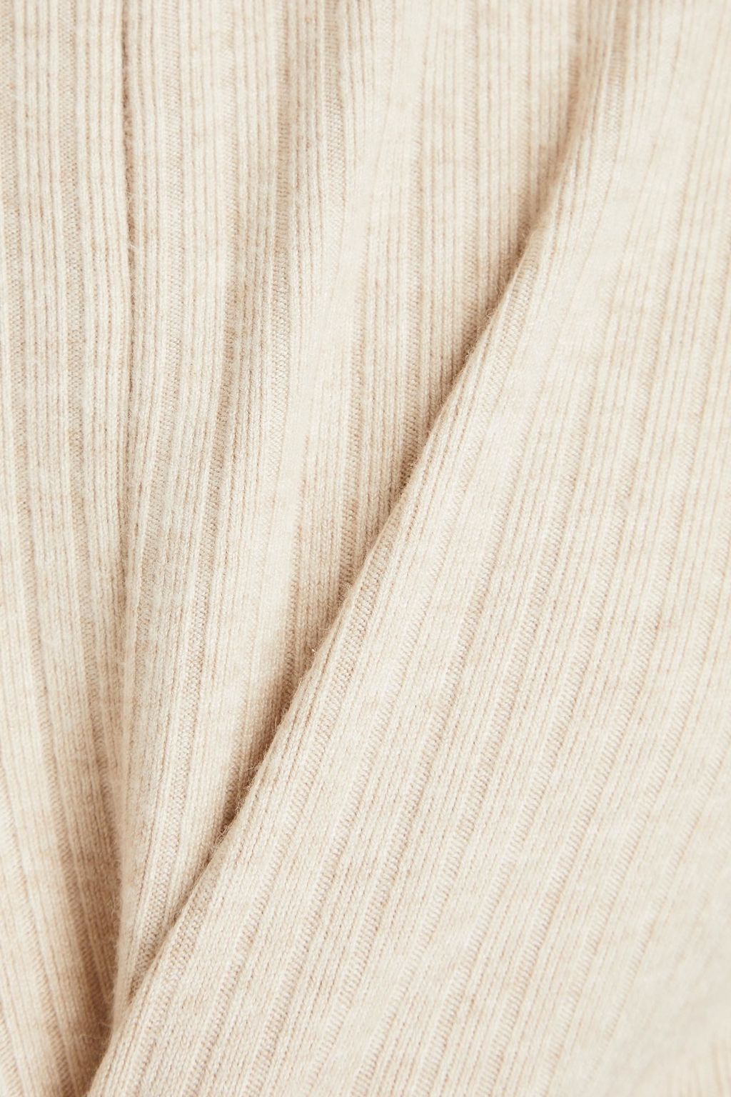 VINCE. كنزة بنصف سحاب بياقة عالية من نسيج محبوك بنمط مضلّع