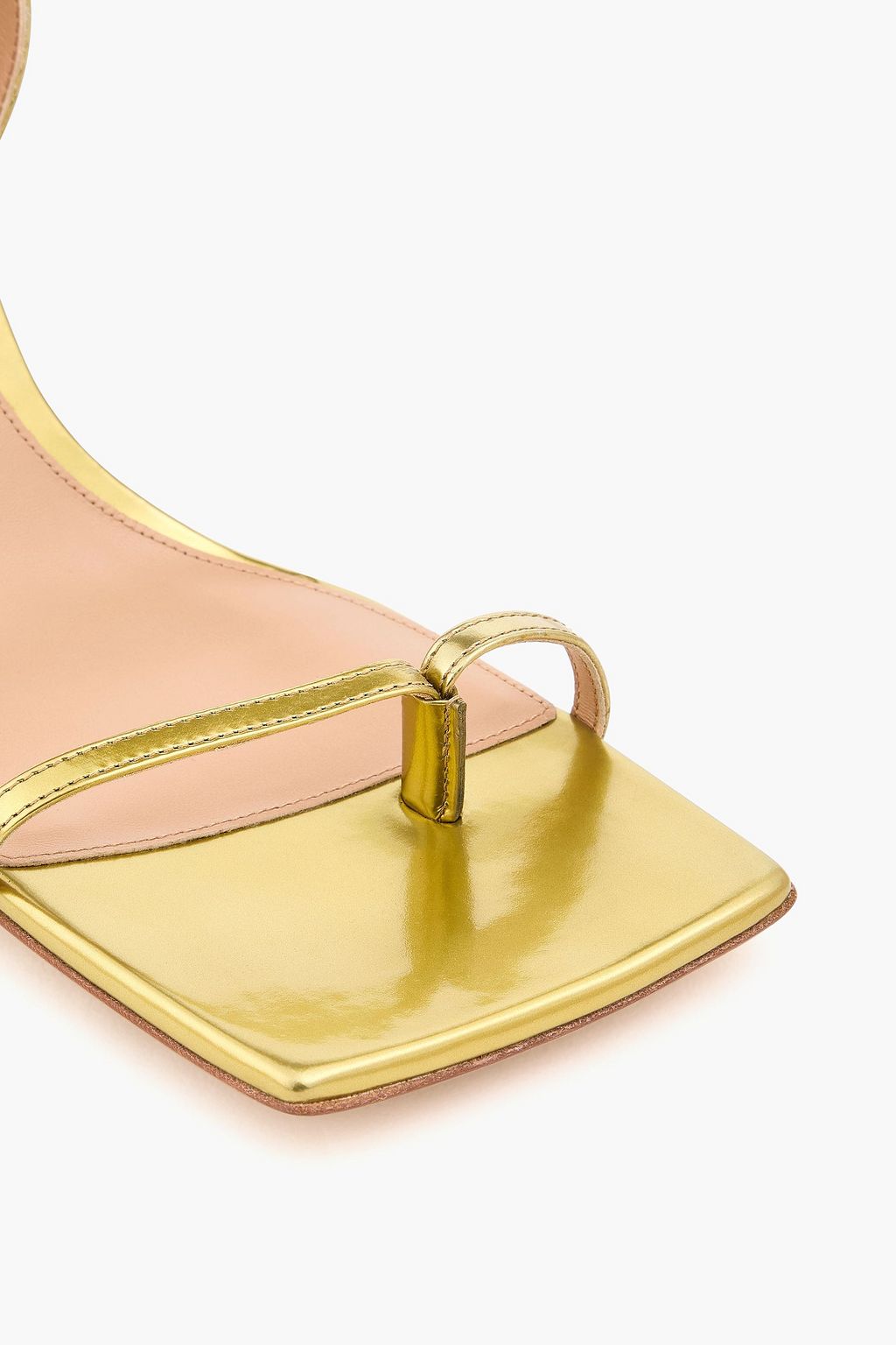 BOTTEGA VENETA 메탈릭 가죽 샌들