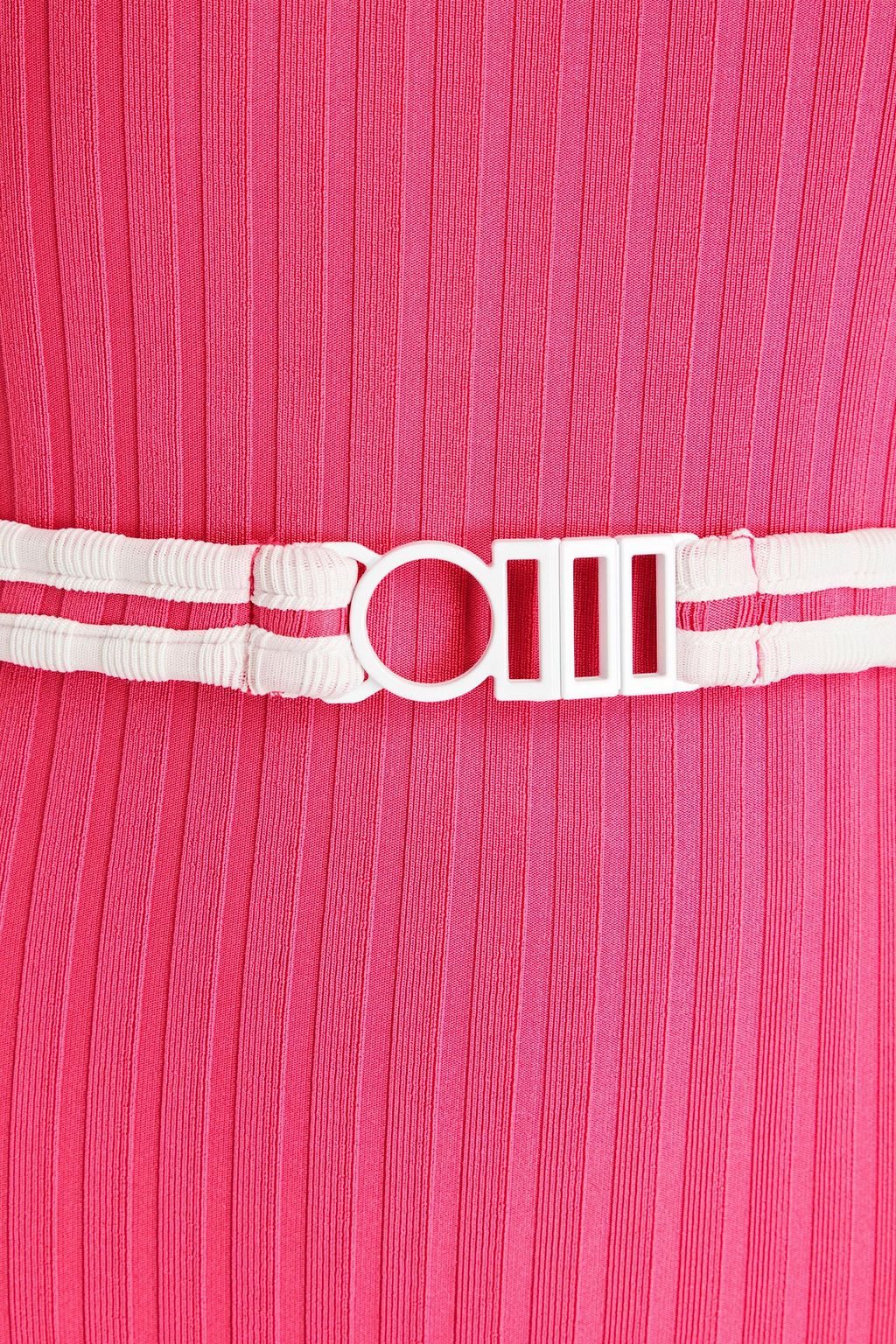SOLID & STRIPED لباس سباحة ’ذا نينا’ من نسيج معاد تدويره بتصميم مضلع مزود بحزام