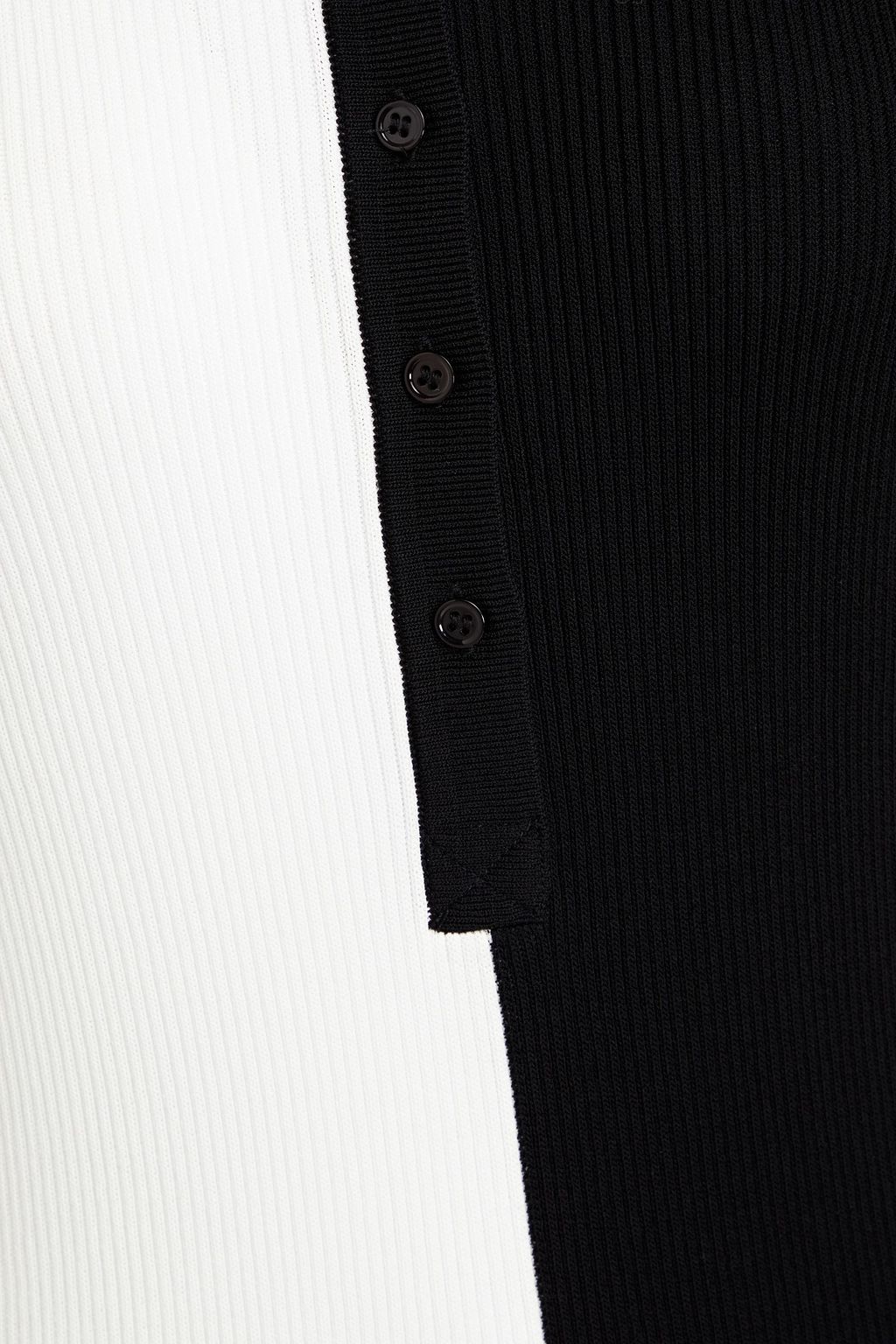 SOLID & STRIPED فستان متوسط الطول «ليغ» على شكل قميص من نسيج محبوك بنمط مضلع ومن لونين