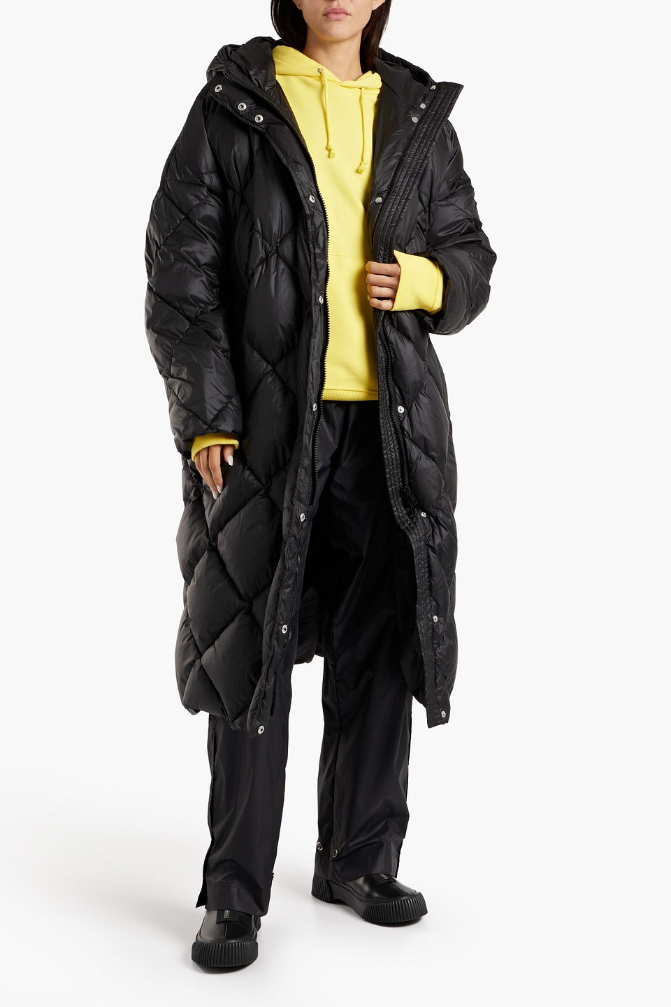 Stand Studio Farrah Diamond-quilted Coat In Black