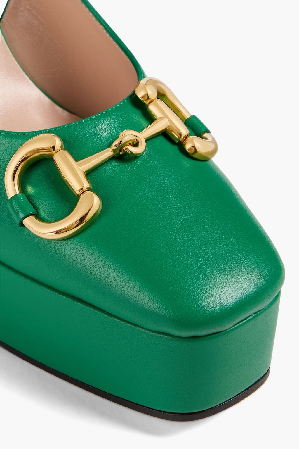 GUCCI حذاء بكعب عالٍ بنعل سميك مزوّد بحزام خلفي من الجلد المزيّن