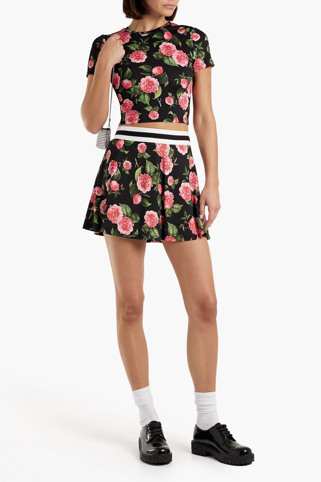 ALICE + OLIVIA شورت بنمط تنورة من الجيرسيه المرن مزين بطبعات غلى شكل زهور