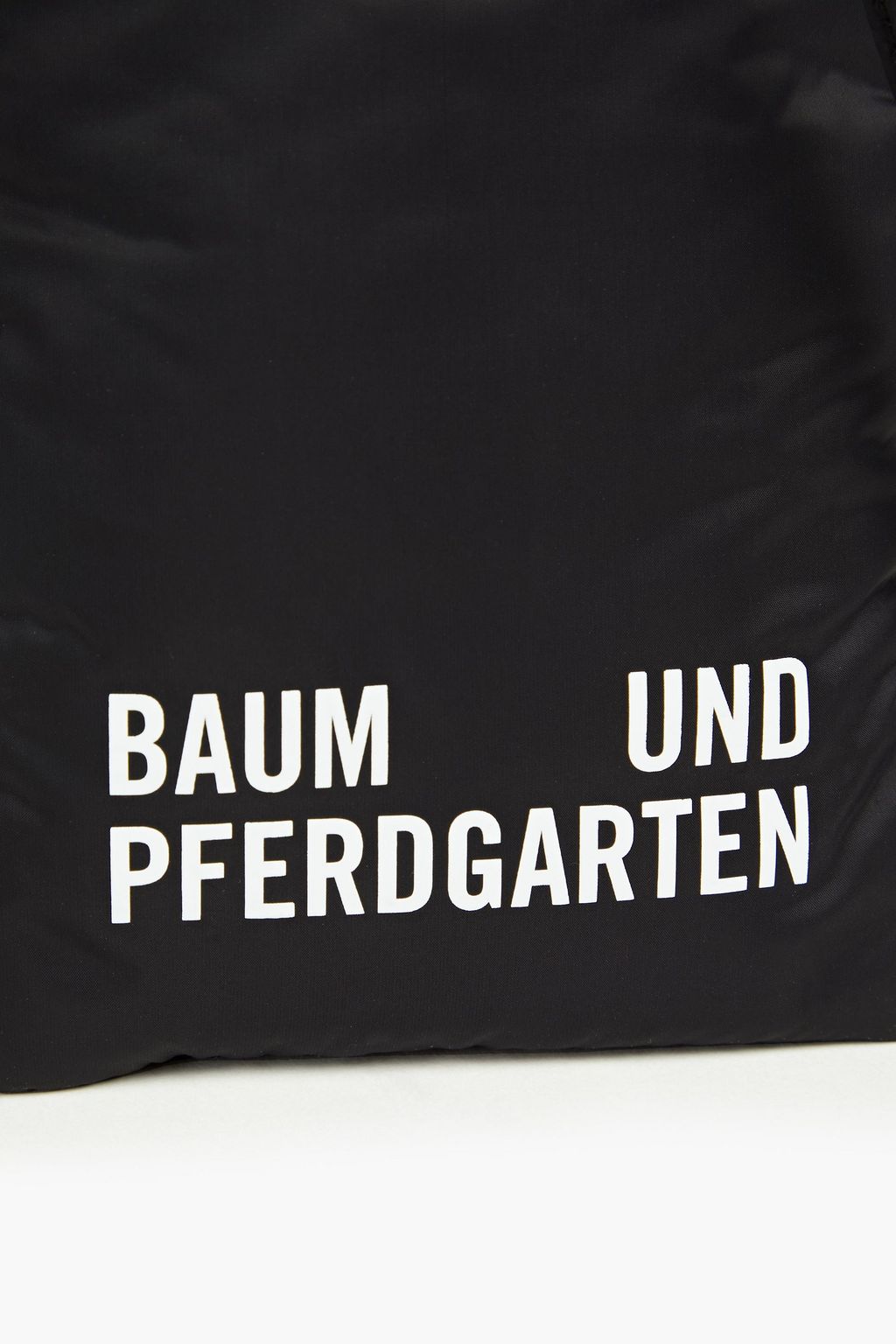 BAUM UND PFERDGARTEN Printed shell phone pouch