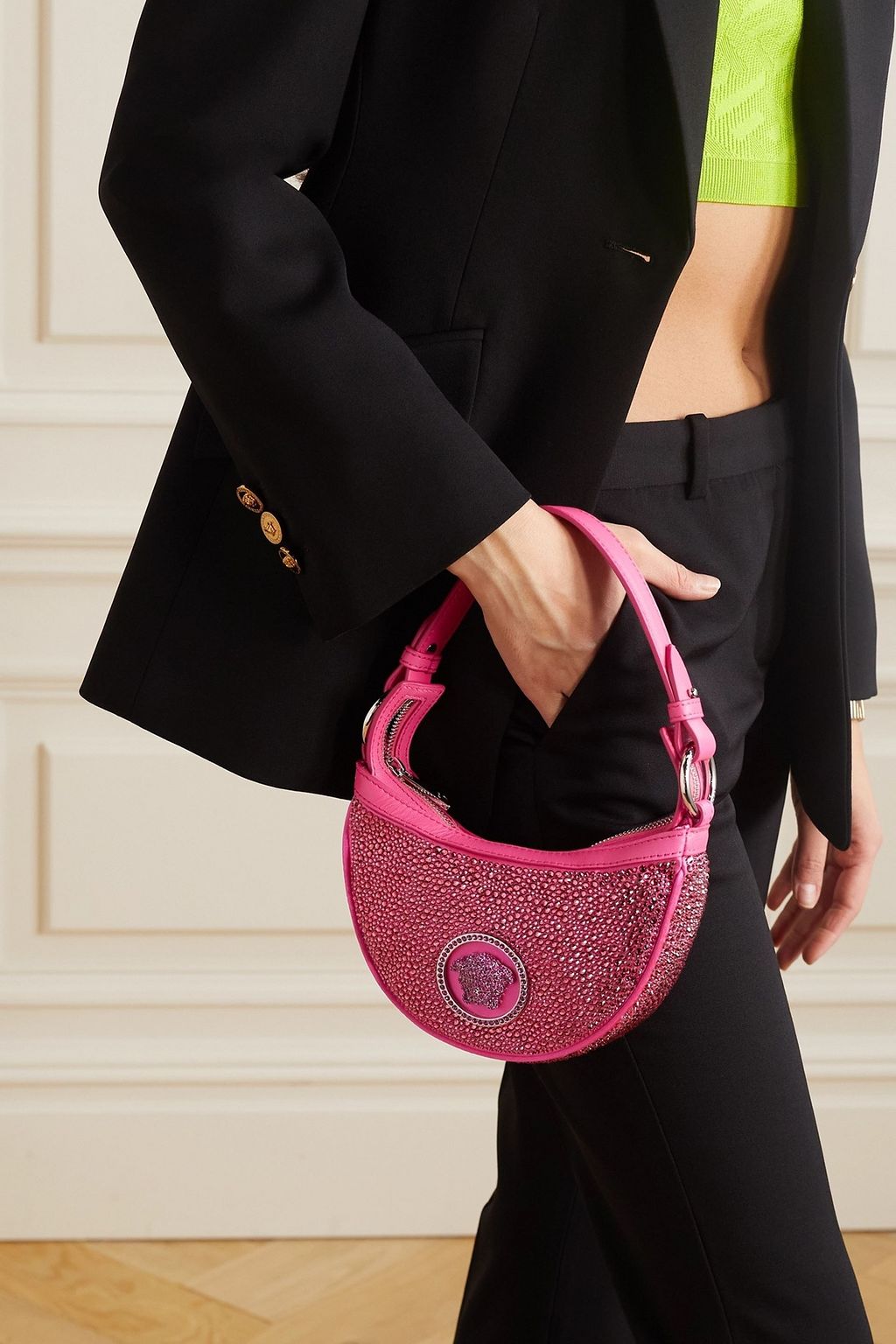 VERSACE حقيبة كتف صغيرة من الساتان والجلد مزينة بالكريستال