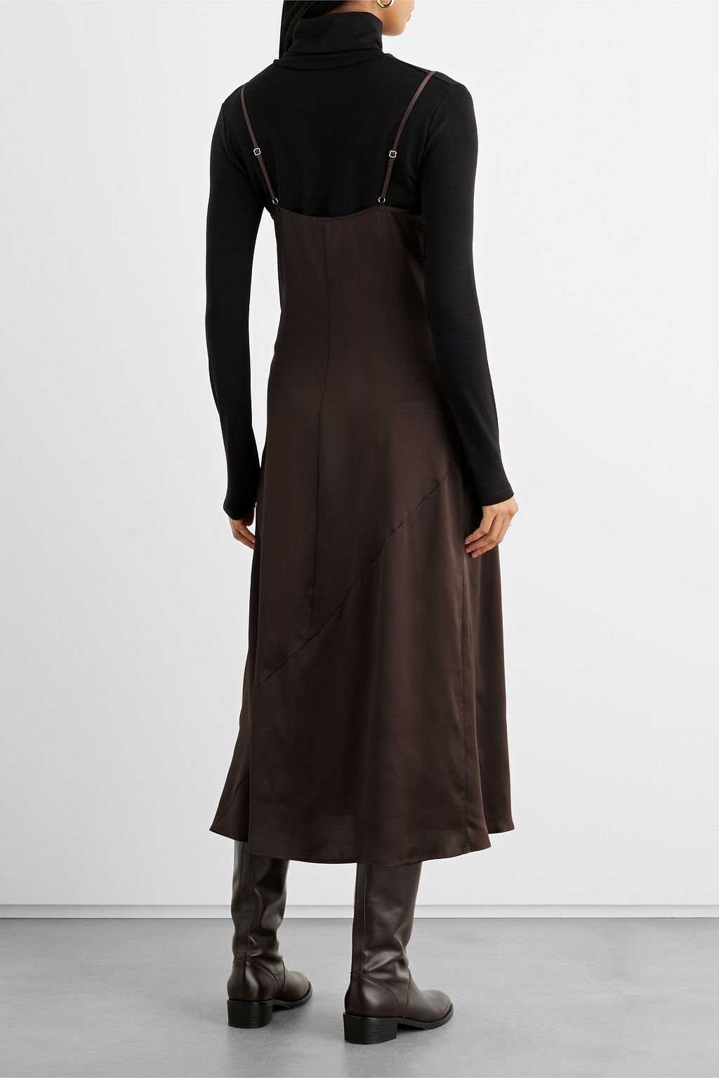 IRIS & INK Ella Slip Dress aus Bio-Seidensatin in Midilänge