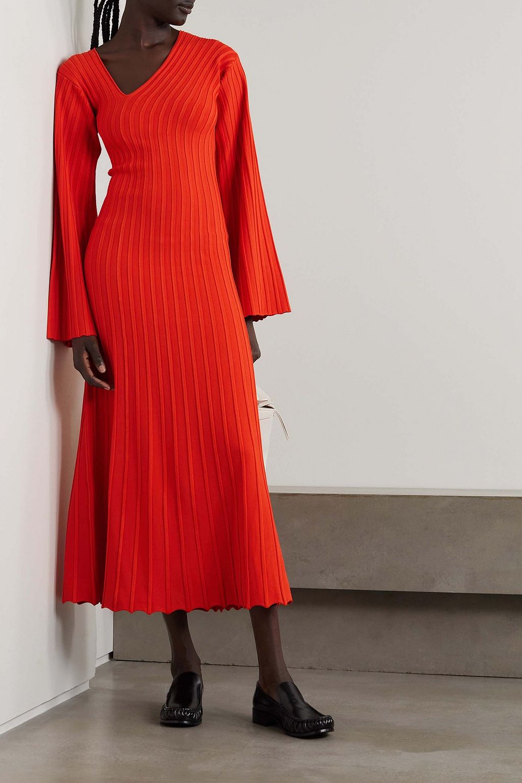 BY MALENE BIRGER 이슬라 골지 스트레치 재활용 저지 미디 드레스